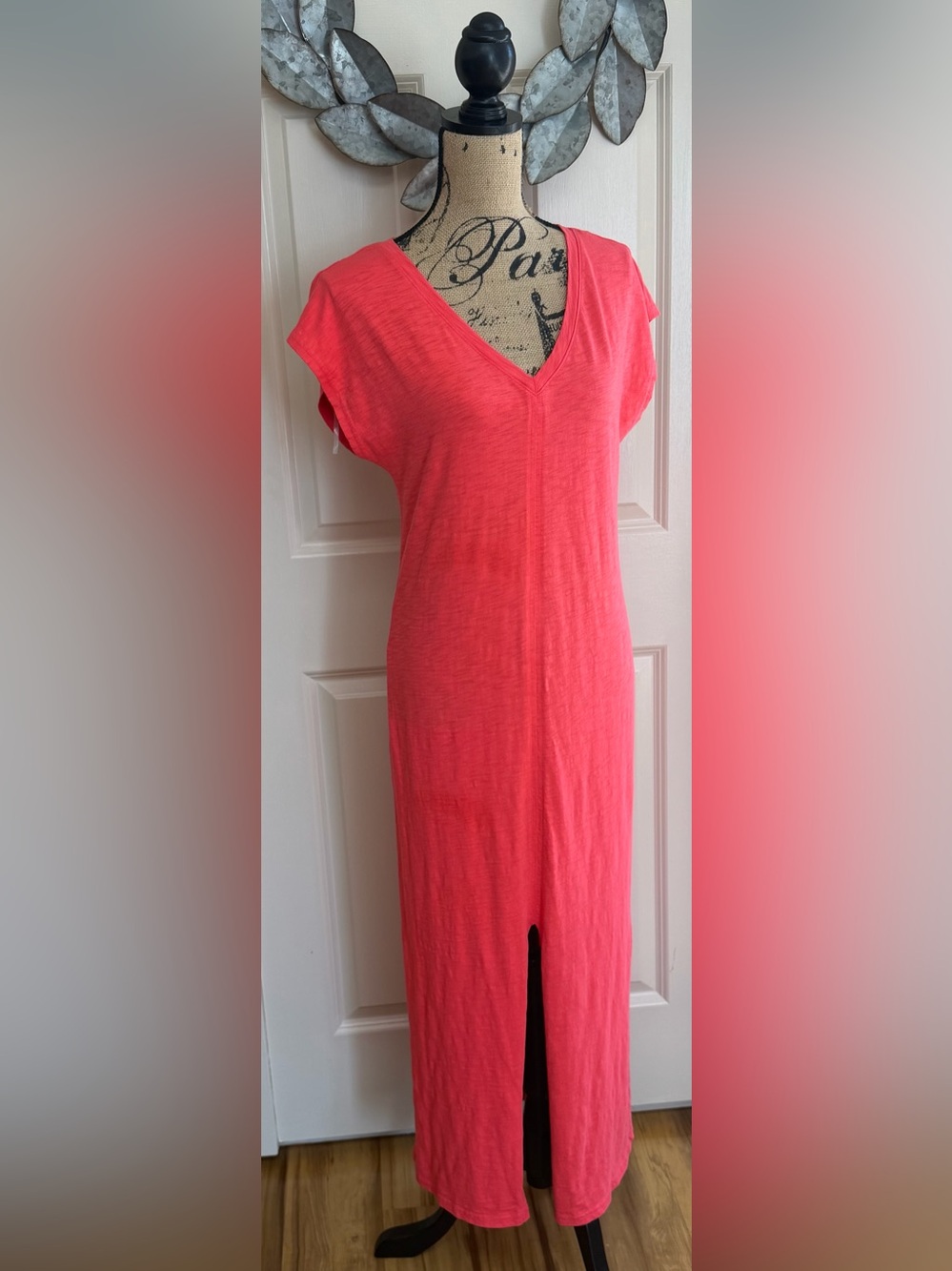 223: Universal Thread Coral V-Neck Maxi Dress with Front Slit - XS